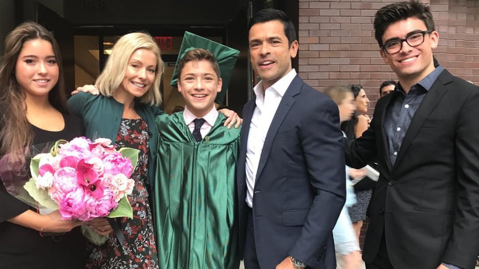 kelly-ripa-and-mark-consuelos-cutest-photos-with-their-kids