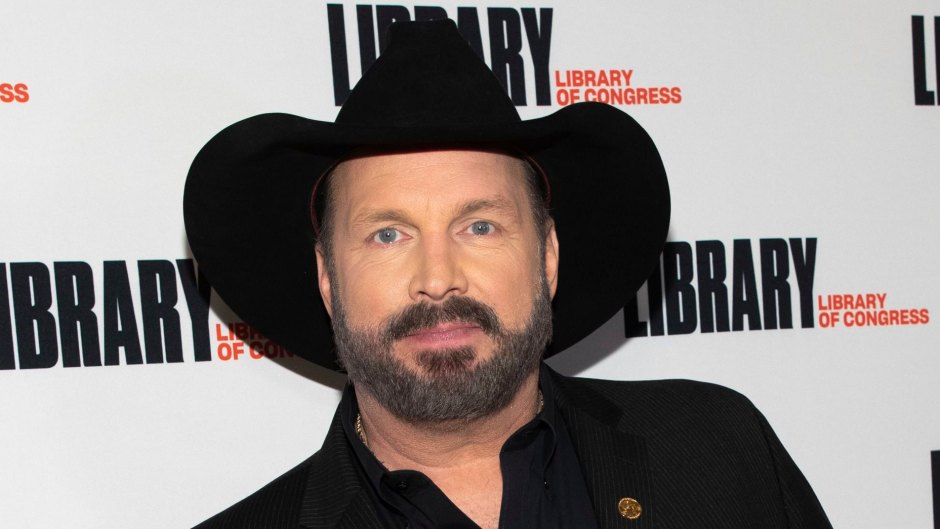 garth-brooks-didnt-think-twice-about-taking-a-singing-hiatus-once-his-kids-came-into-the-mix