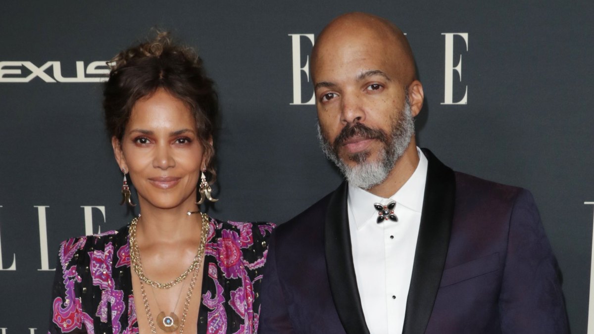 Halle Berry : Latest News - Closer Weekly