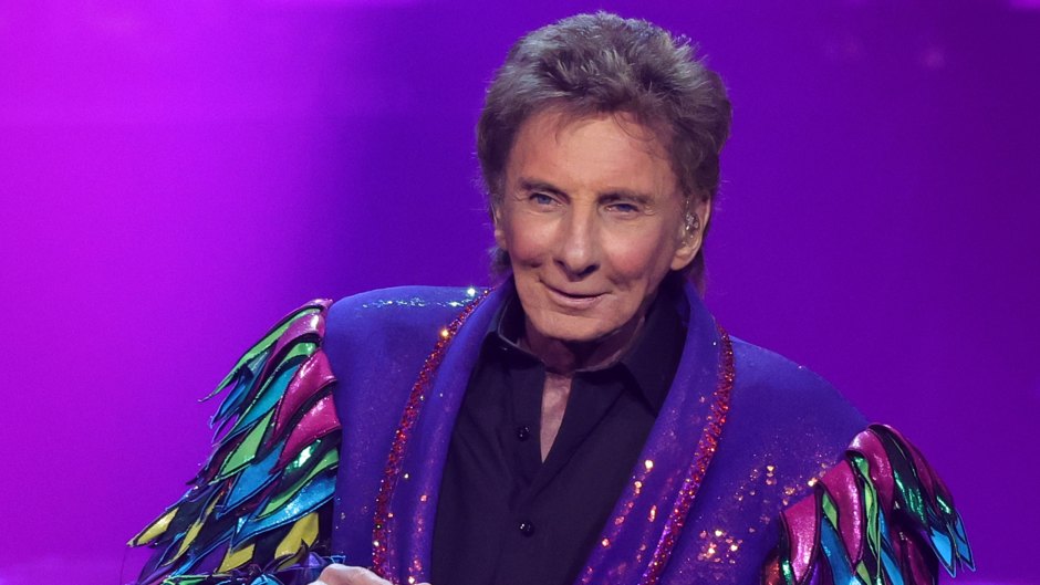Barry Manilow performs in tassle suit jacket