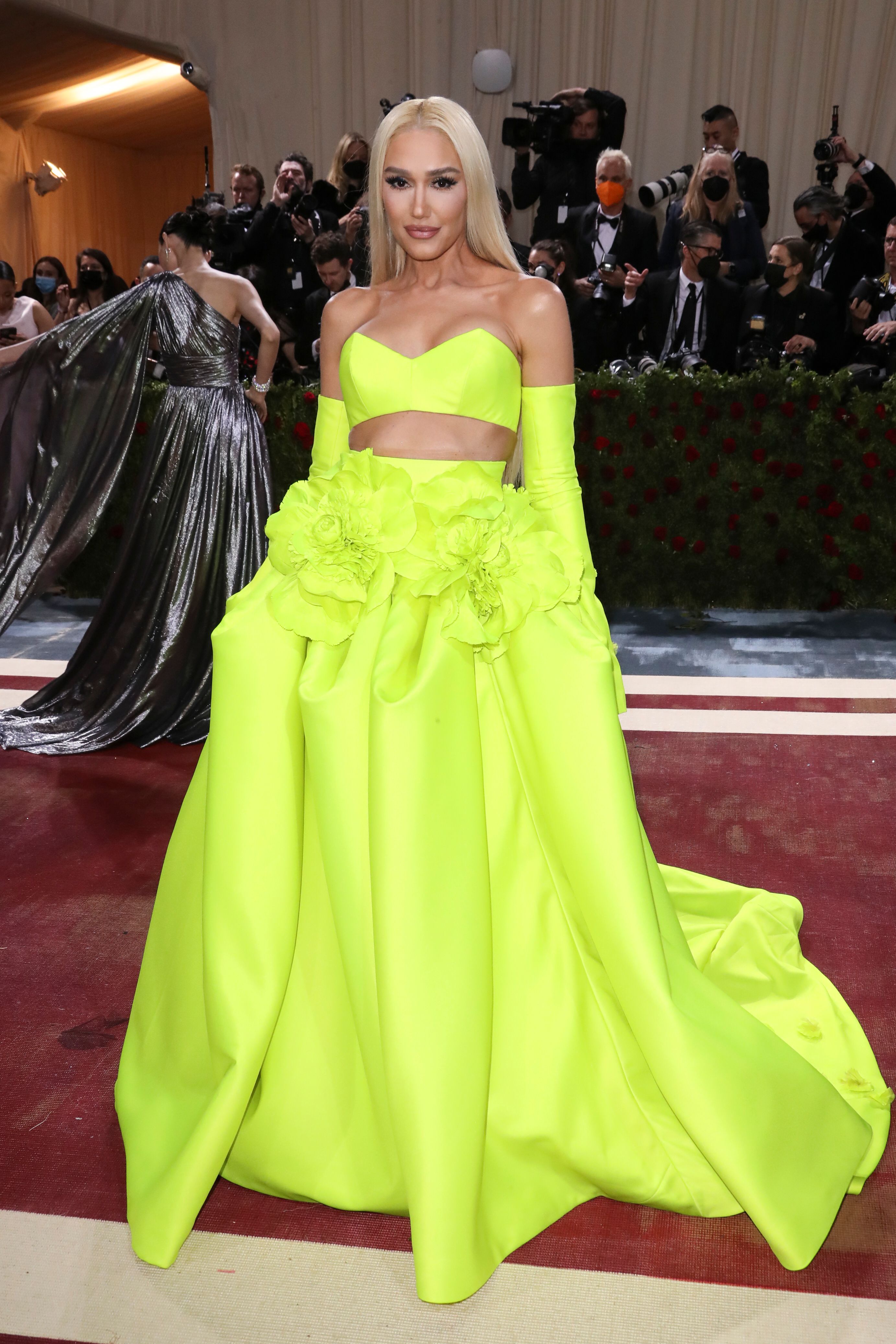 Met Gala Fashion 2022: Best Red Carpet Dresses, Celebrity Outfits, Looks –  StyleCaster