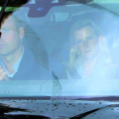 Prince William drives Prince Andrew, Sophie, Countess of Wessex and Prince Edward into Balmoral after reports that Queen Elizabeth is under 'medical supervision', Balmoral, Scotland, UK