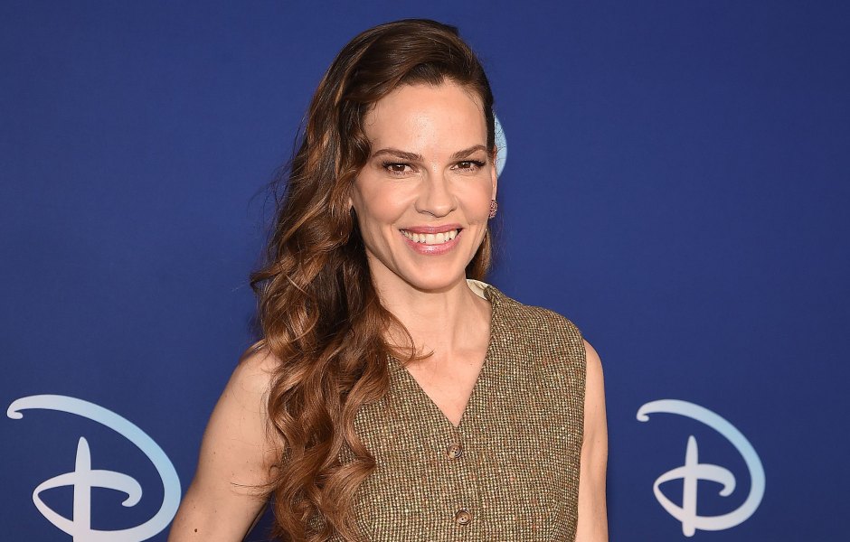 hilary swank pregnant with twins
