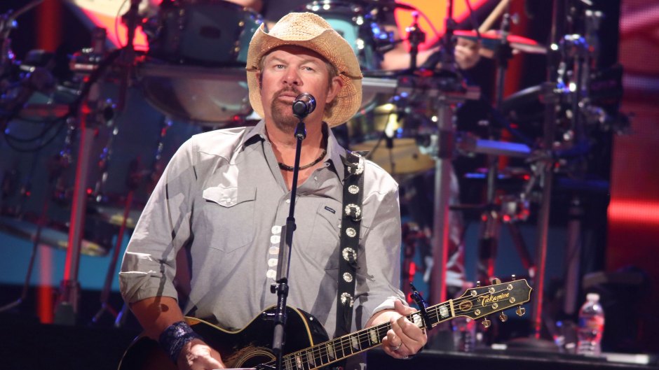 Toby Keith Cancer: Update on Singer’s Health, Treatment 