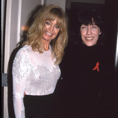 Goldie Hawn and Lili Tomlin posing in 1993