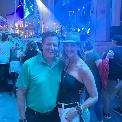 Lara Spencer poses with her husband Rick McVey at a concert