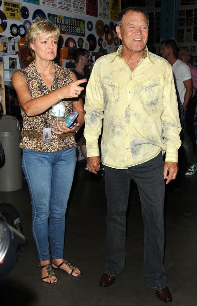 glen-campbell-with-daughter-Debby-Campbell.