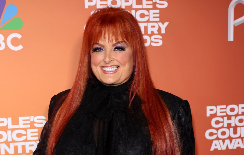 Wynonna Judd wears black outfit with lace trim
