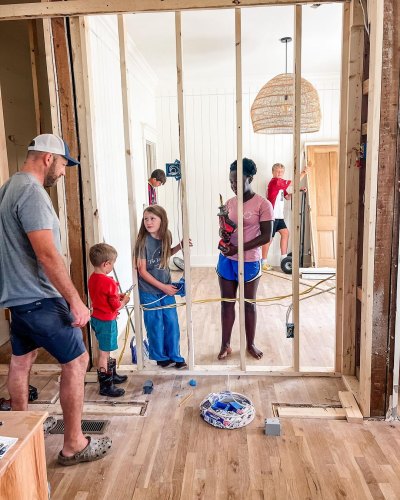 Dave Marrs renovating his Arkansas home with his kids