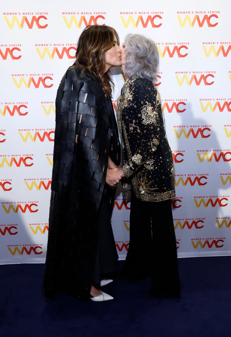 Mariska Hargitay kisses Jane Fonda on the cheek