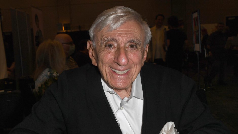 Jamie Farr attends The Hollywood Show in a suit