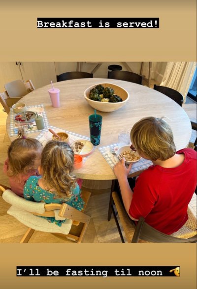 Chris Pratt's kids having breakfast
