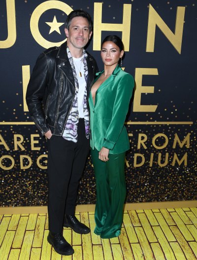 Jenna Dewan in a green velvet suit next to Steve Kazee