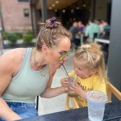 Mina Starsiak Hawk shares drink with daughter Charlotte