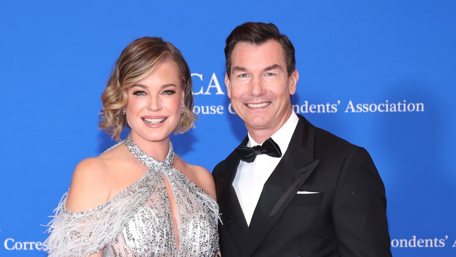 Rebecca Romijn and Jerry O'Connell smiling