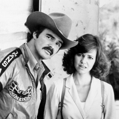 Burt Reynolds and Sally Field on movie set