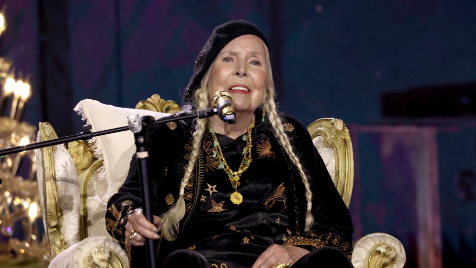 Who Introduced Joni Mitchell at the Grammys? Inside Performance