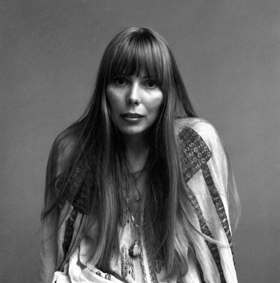 Black and white photo of Joni Mitchlell