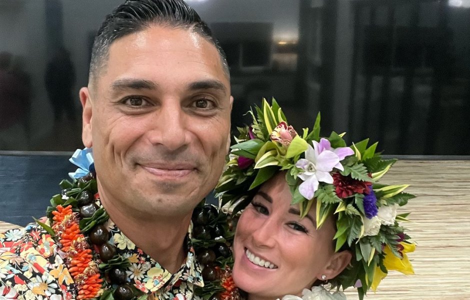 'Renovation Aloha' hosts Tristyn and Kamohai Kalama pose for a selfie